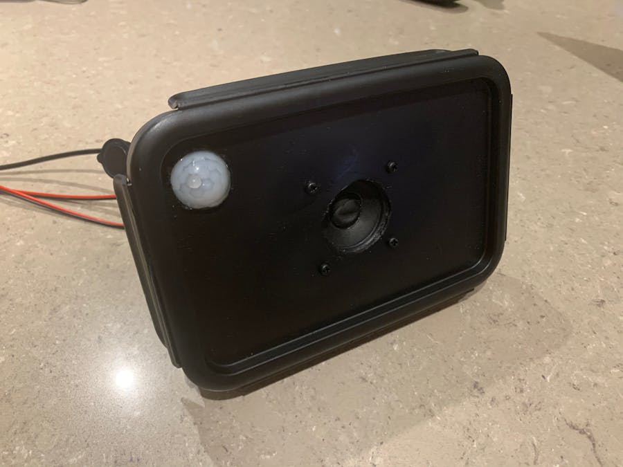 Halloween PIR Proximity Scare Speaker with Lighting Effects