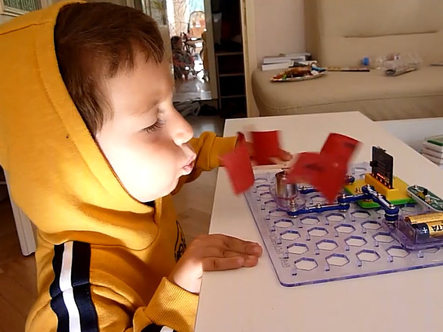 Measure Wind Speed with Micro:bit and Snap Circuits