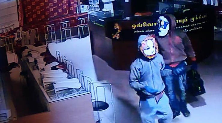 Robbery at jewellery shop