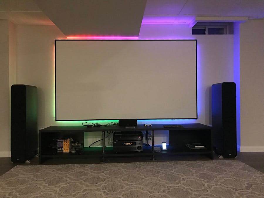 Basement Disco – NeoPixel Music Sync with MSGEQ7
