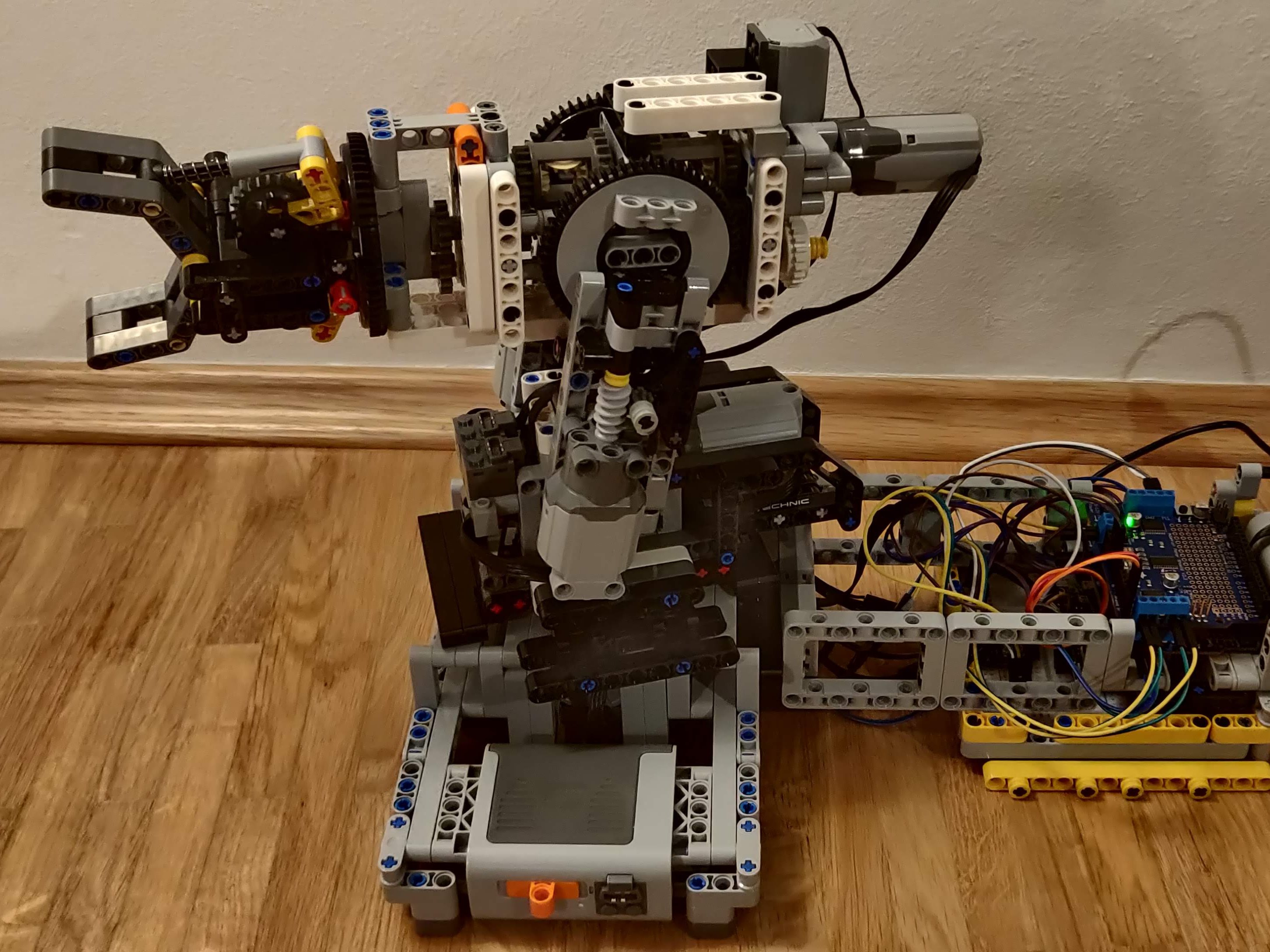 lego robot arm