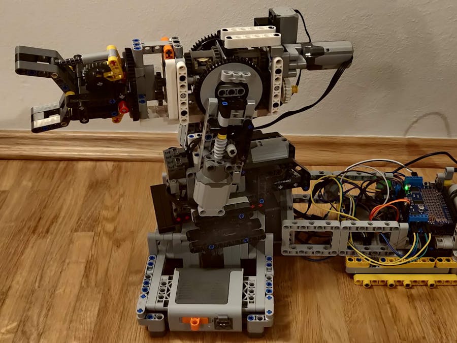 LEGO TECHNICS robot arm