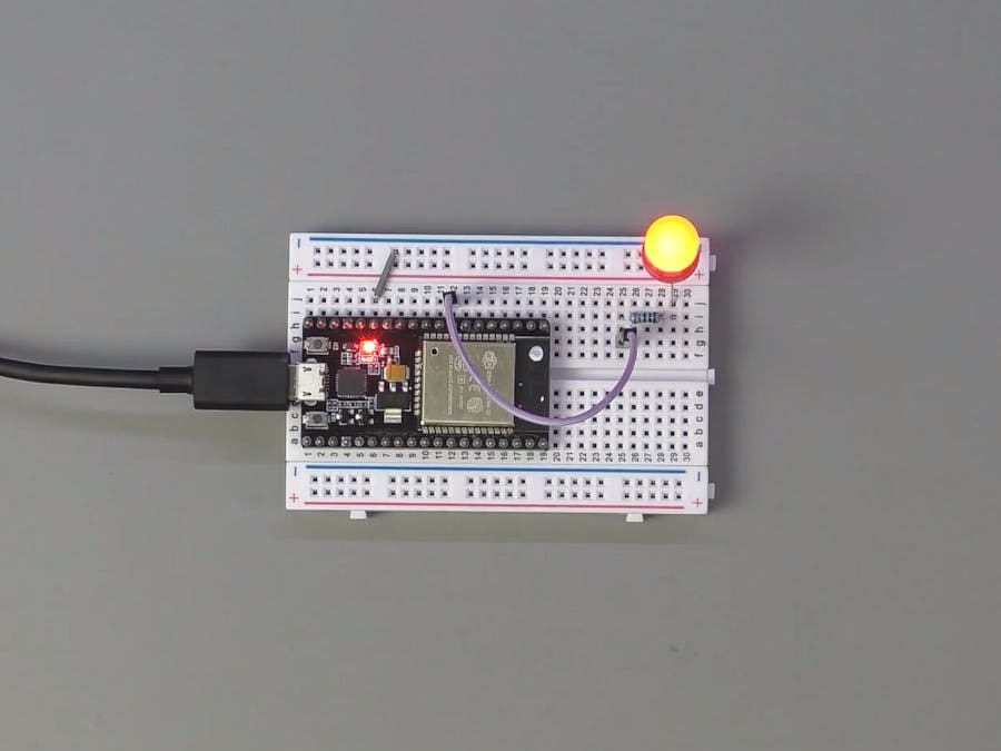 A simple ESP32 PWM output experiment using an LED