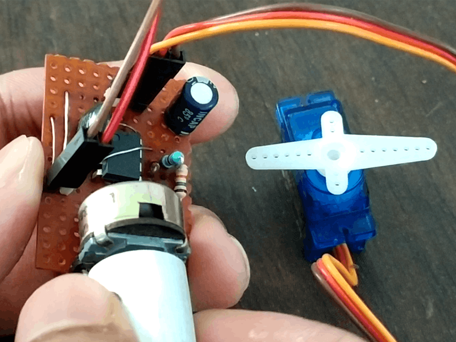 Control Servo Using 555 Timer IC