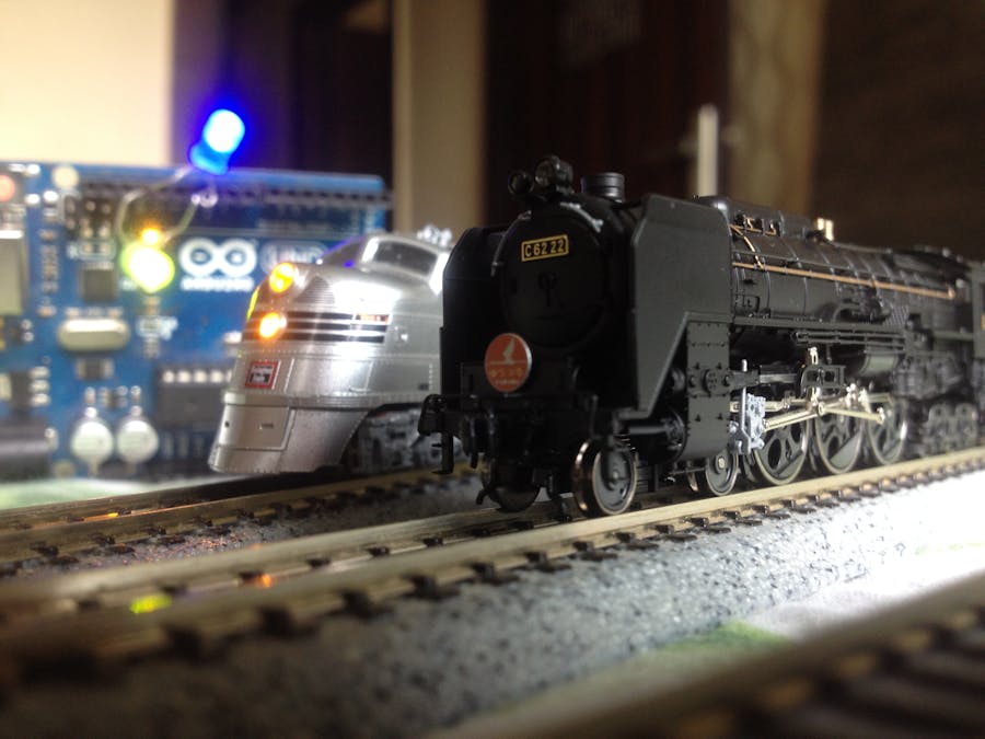 Simple Automated Point to Point Model Railroad Running Tw...
