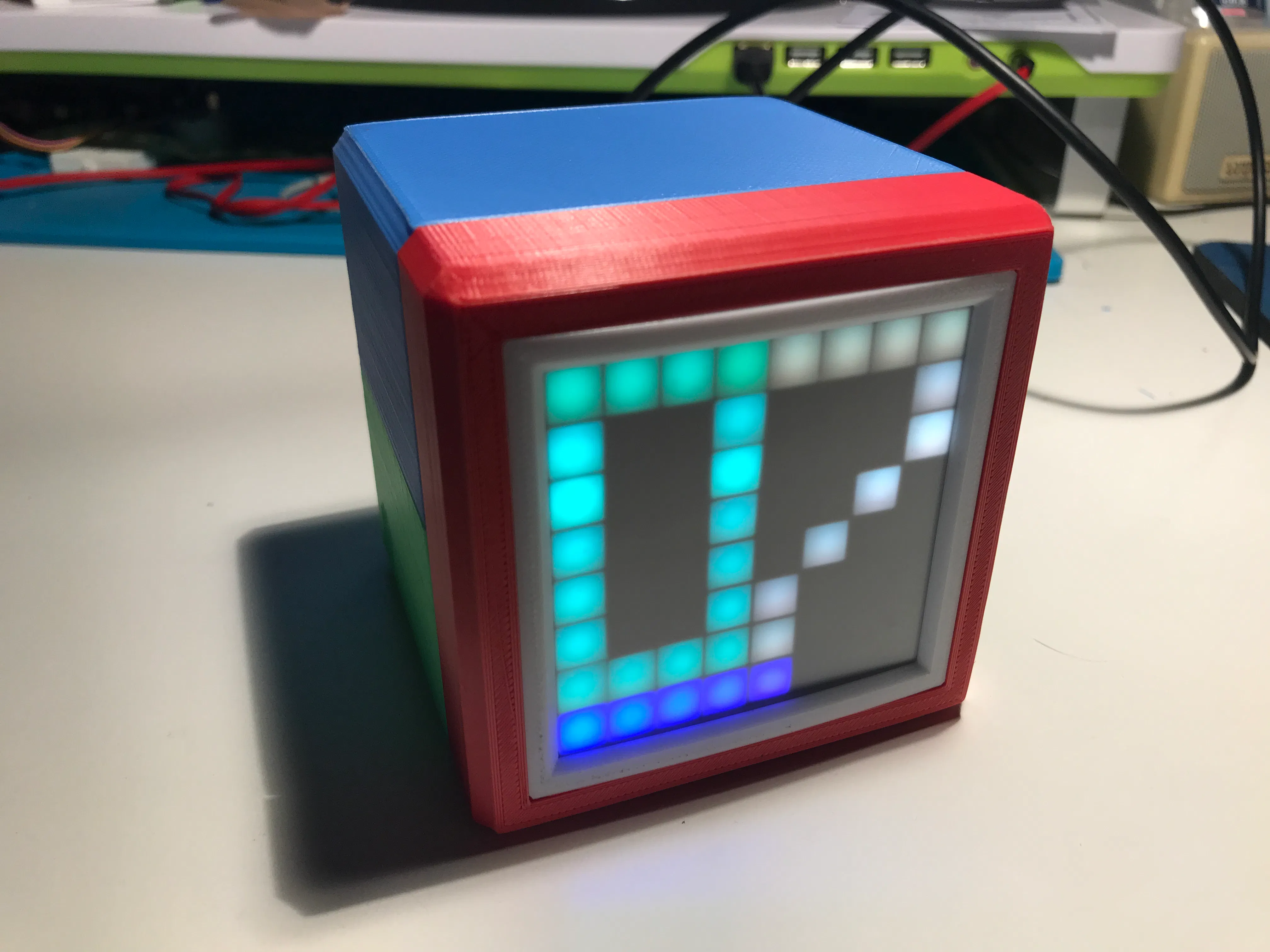 Cubic Clock カラフルブロック F5ULZXBJHKU1UCB.jpg?auto=