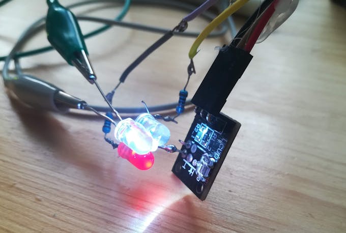 The sensor with three leds (red ir white)