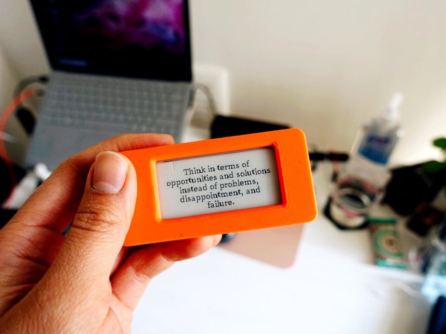 Inkyshot: The Inspirational E-Ink Message Display