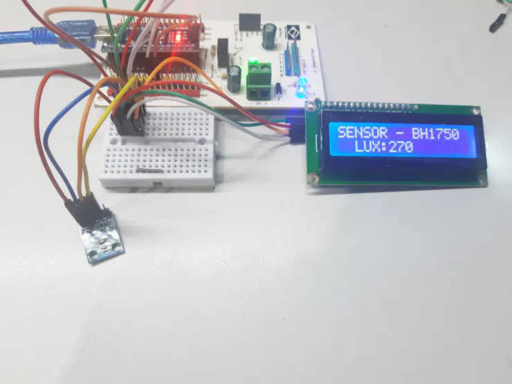 Figure 3 - Project constructed with Arduino, 16x2 LCD, and sensor BH1750.