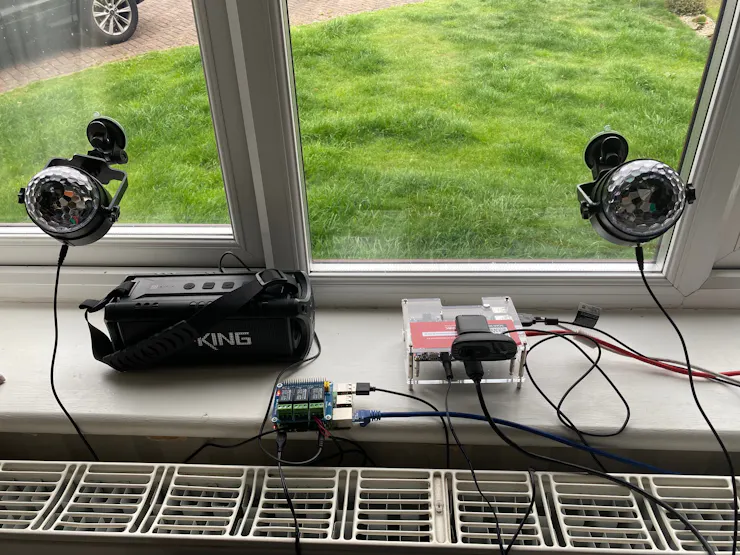 Smart disco lights
