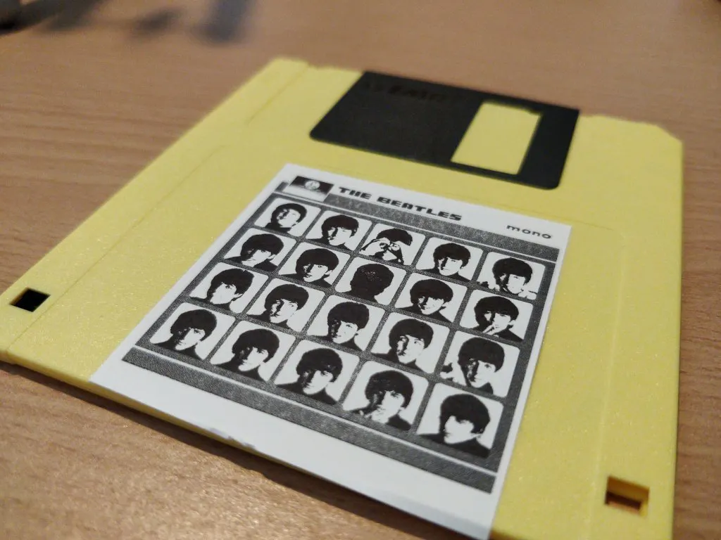 Terence Eden's Techno-Walkman Uses a Raspberry Pi, the Opus Codec