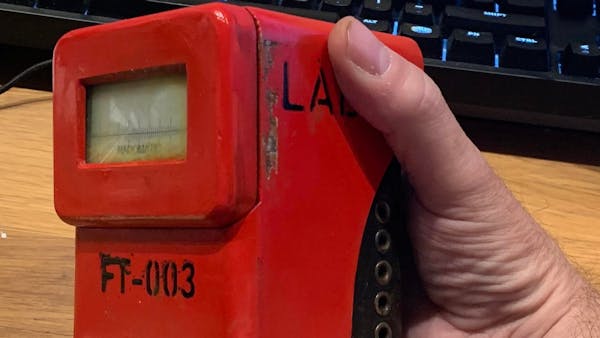 The Rad-O-Matic Is a “Retro” Radiation Meter - Hackster.io