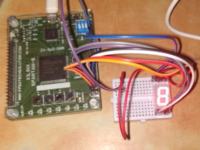 Hexadecimal counter on FPGA