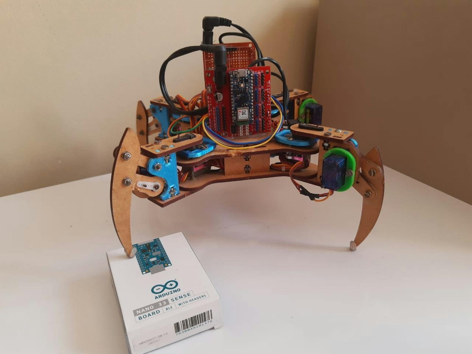 Robot project. Робот паук на ардуино. Arduino Nano 33 ble sense. Робот паук на Arduino Nano. Роборука ардуино.