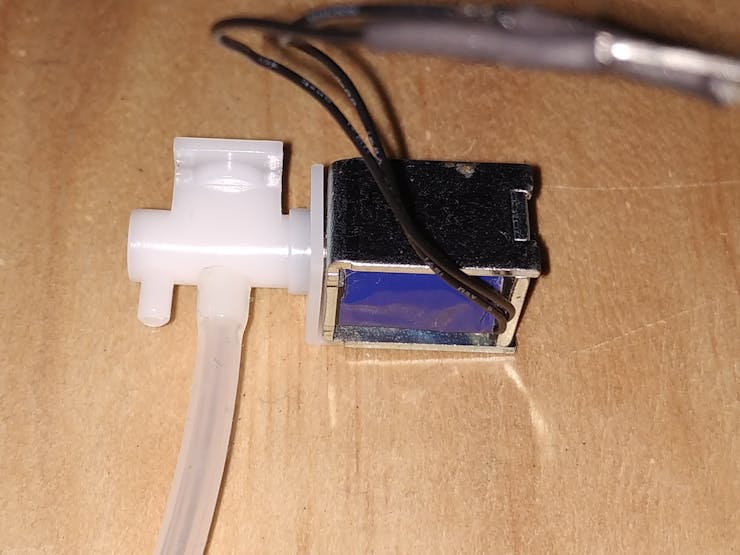 Pneumatic solenoid valve + connector