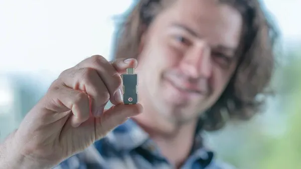 Solo, the First Open Source FIDO2 Security Key, Is Back with a More ...