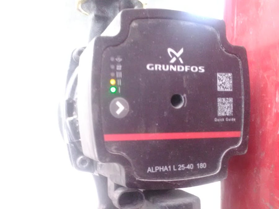 Simple grundfos home heating system pump status indicator