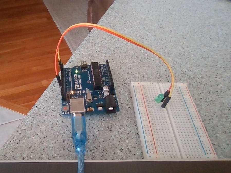 First arduino project: flash led
