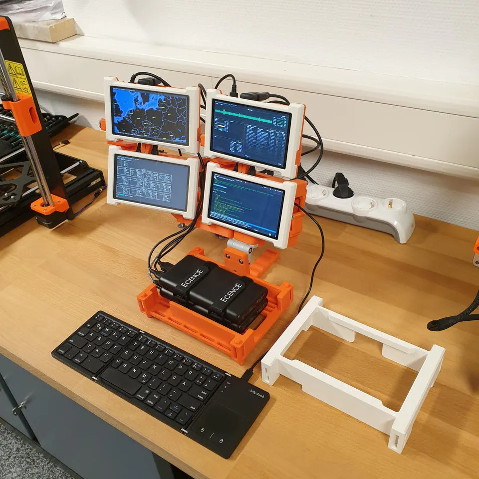 This Quad-Screen Raspberry Pi Cyberdeck 