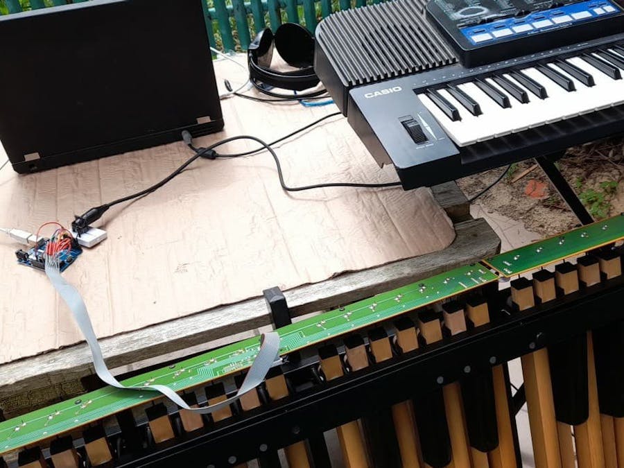 Arduino as interface Pedalboard from Viscount to the PC Arduino