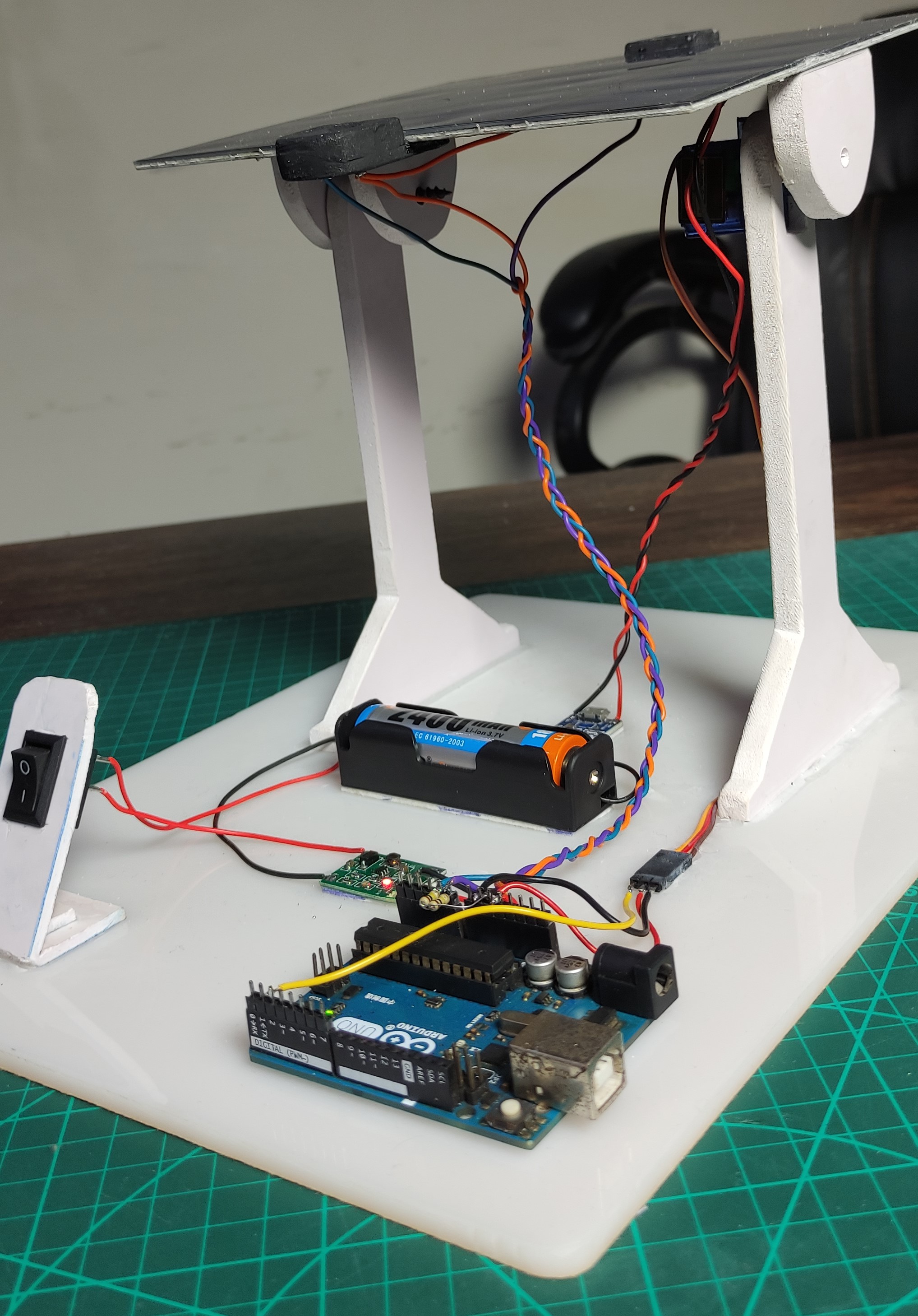 Building your own Sun Tracking Solar Panel using an Arduino