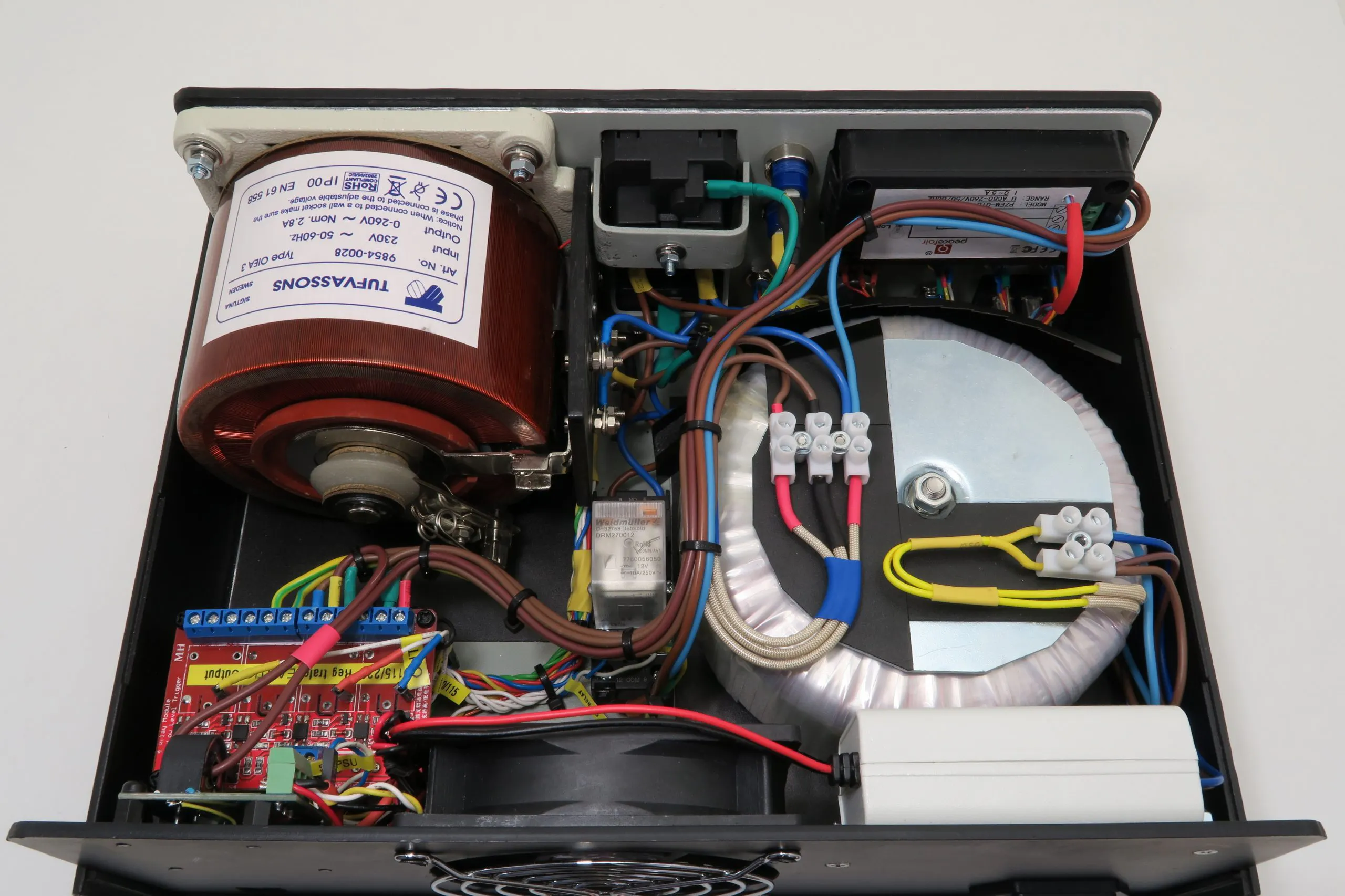 This DIY Variable Isolation Transformer Has Looks to Die For, But Safety  First and Foremost! - Hackster.io
