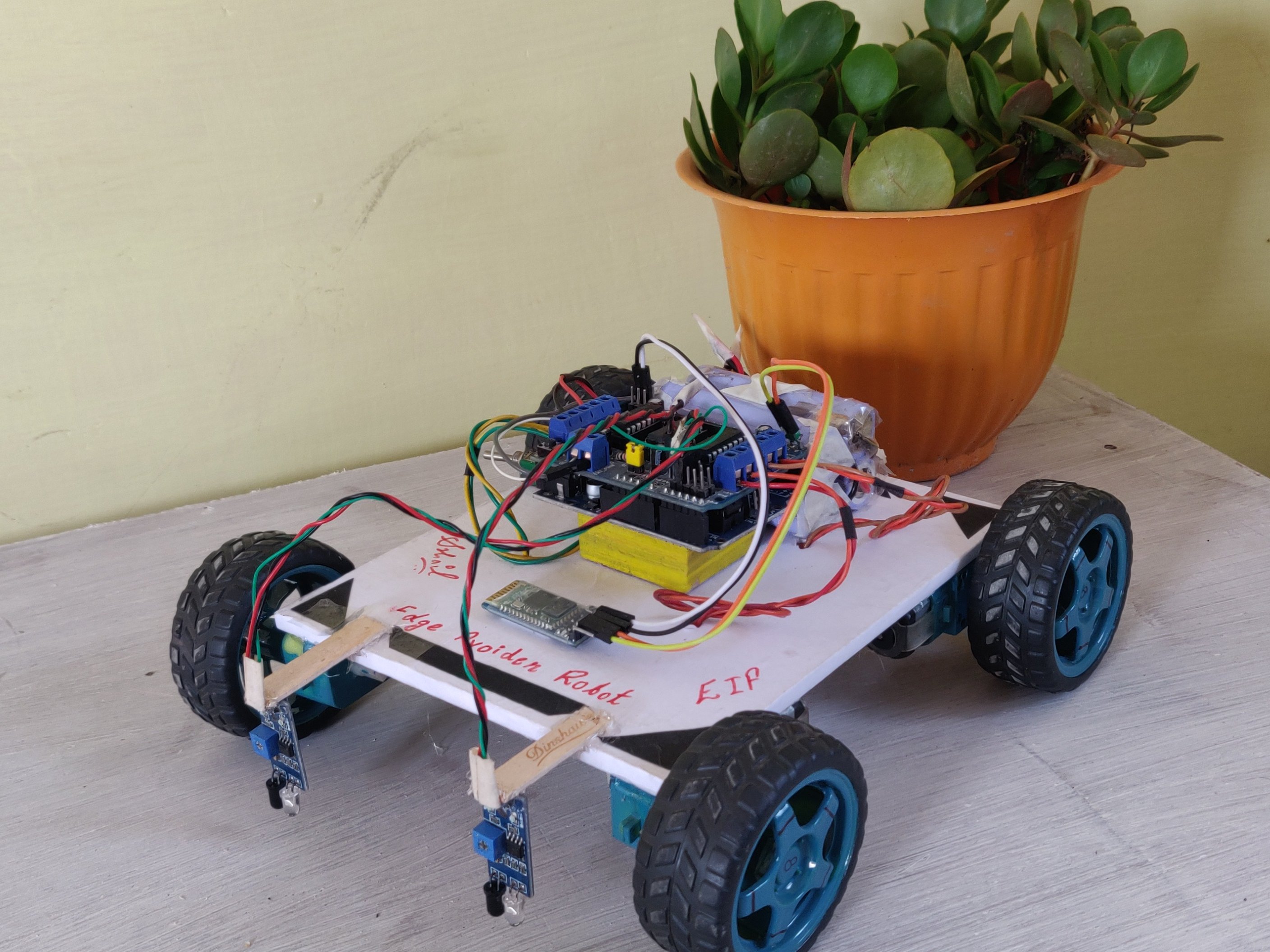 DIY Edge Avoider Robot - Arduino Project Hub