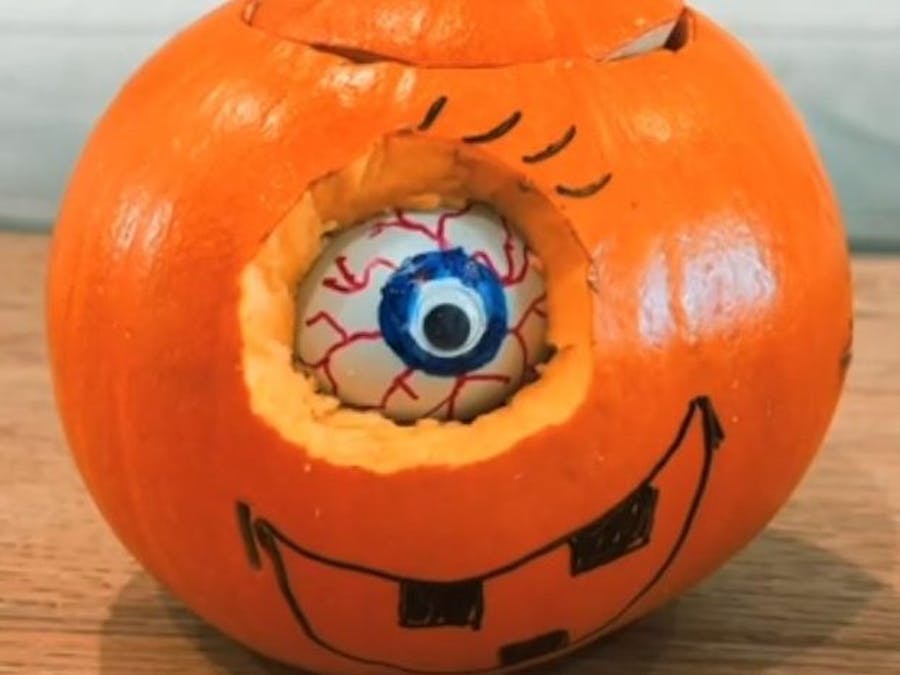 Pumpkin with Single Rolling Eyeball, mobile and low budget