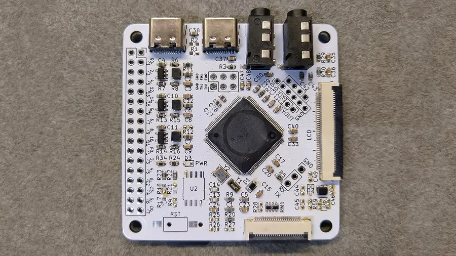The Open-Hardware Xassette-Asterisk Gives You a Sub-$10 Linux