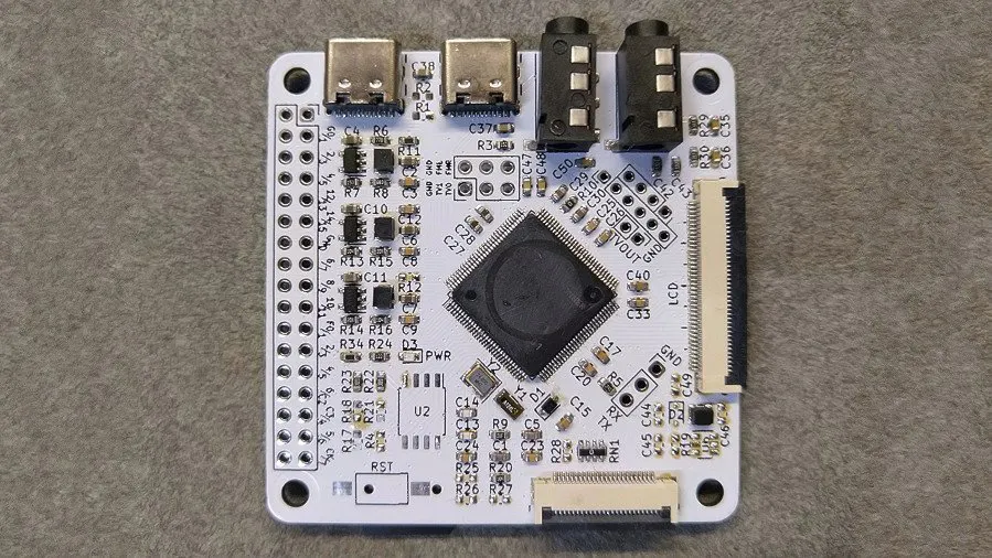 The Open-Hardware Xassette-Asterisk Gives You a Sub-$10 Linux