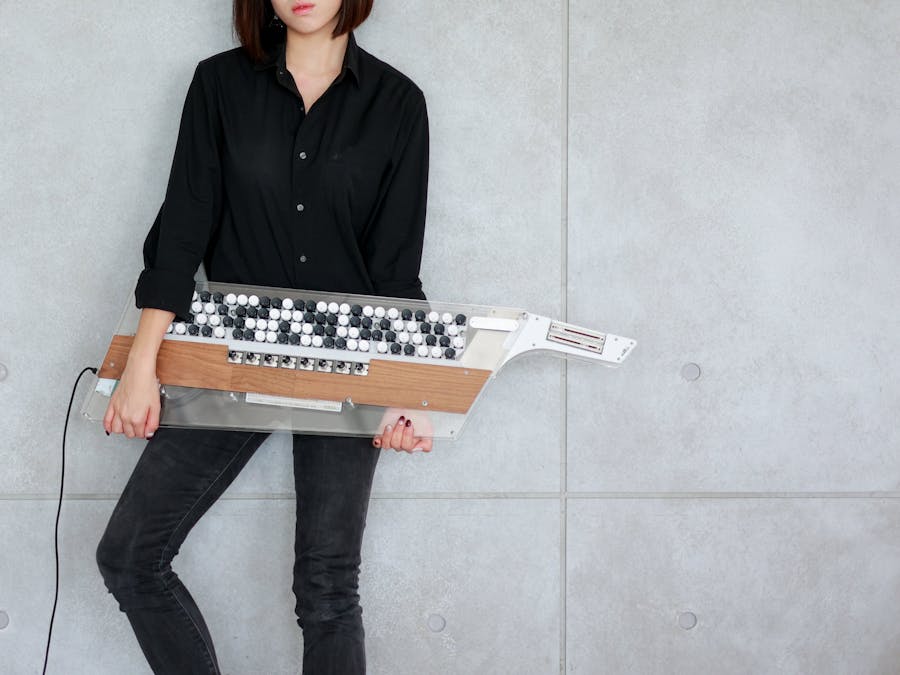 IZOTOPS-Keytar Controller by Lau Man-pan