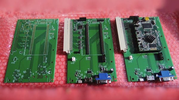 INTERWARE製 MAC 68K Nubusカード レア品 Romain Dolbeau's NuBus Card Brings a Modern FPGA, HDMI, and VGA to