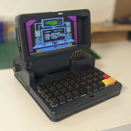 The Ceres 1 Raspberry Pi Cyberdeck Repurposes a Vintage VTech