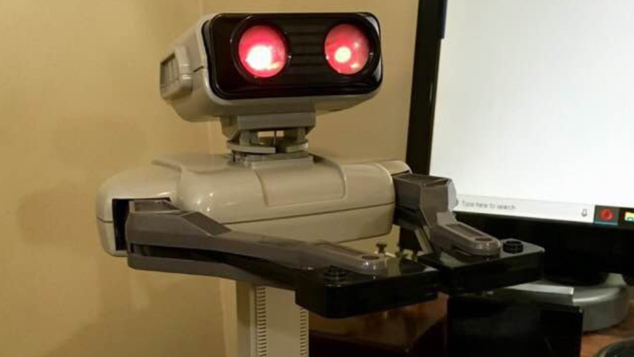 Retro Gadgets: Nintendo R.O.B Wanted To Be Your Friend