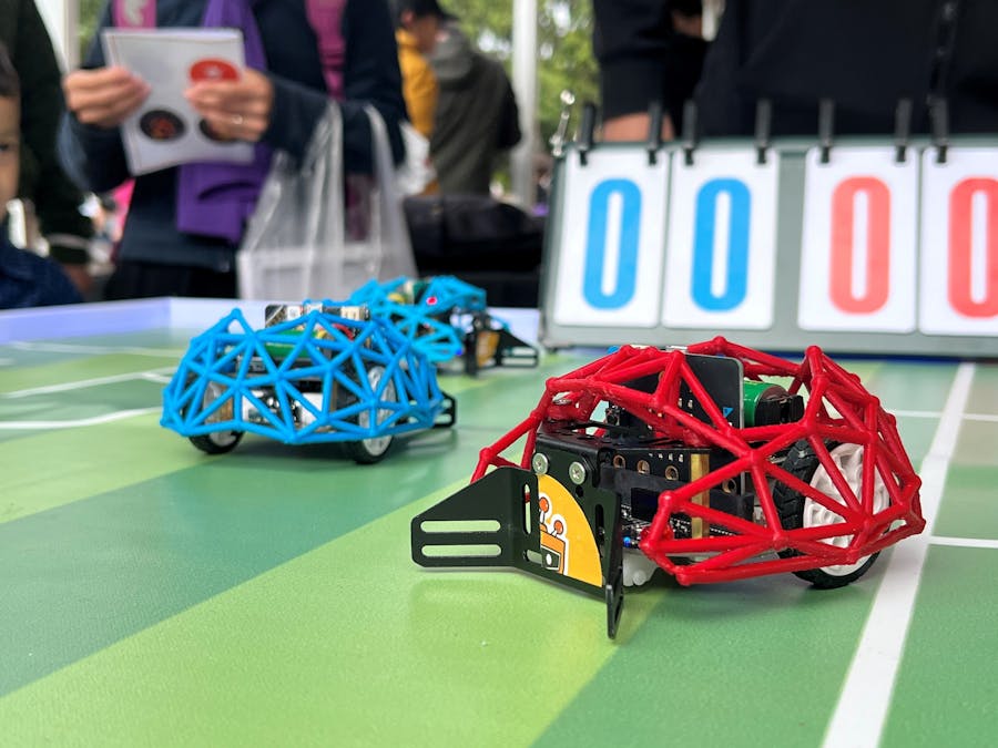 Robot Competition- DFRobot Maqueen Football Game