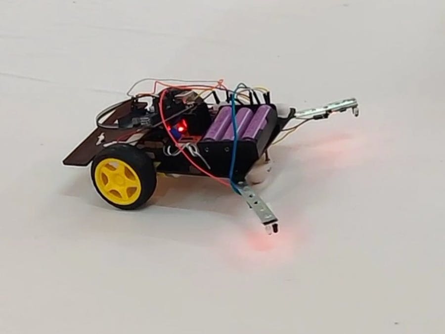 Edge detection robot using Arduino