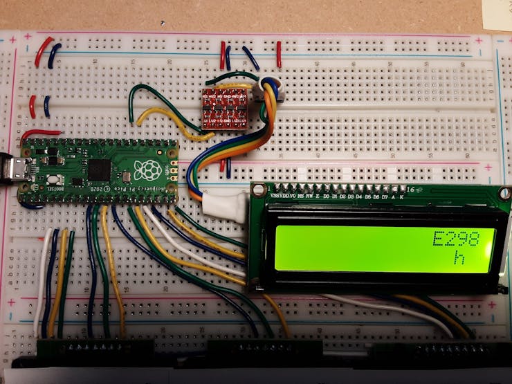 A DIY HP 16C Programmer's Calculator Built with a Raspberry Pi Pico 