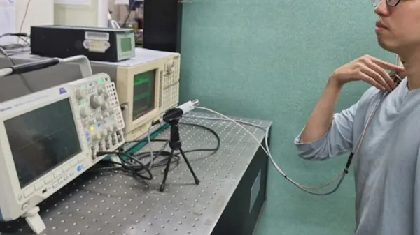 This Wearable Electret Microphone 