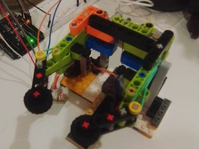 LEGO + Arduino pincher