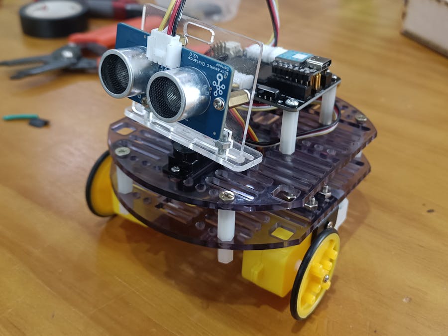 Seeeduino XIAO Ultrasonic obstacle avoidance robot