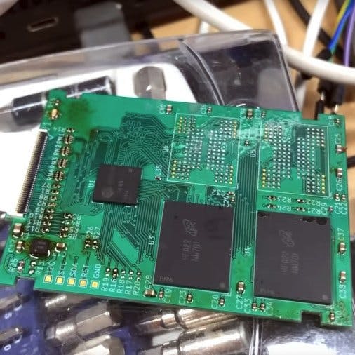 ⑩FFF 14.1型 eMMC 64GB＋SSD256㎇ FFF-PC03B This Custom-Built Open Source SSD Aims to Fill the 1.8