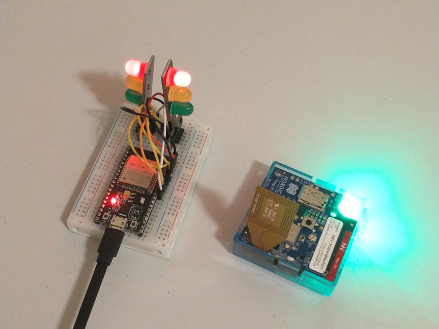 OneM2M Thingy:91 Traffic Lights with Functional Tester