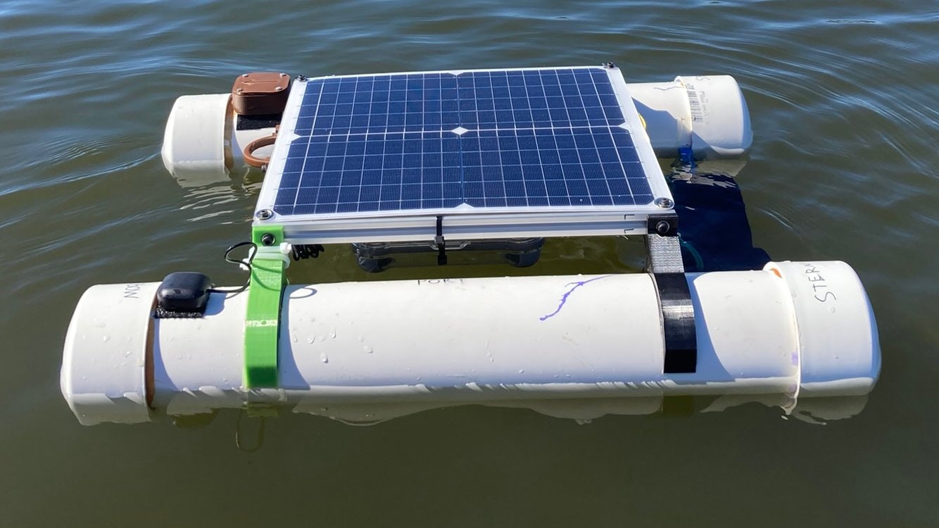 Rc clearance solar boat