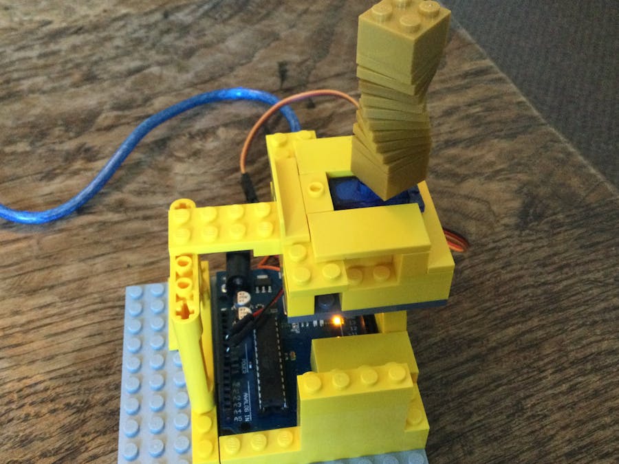 Spinning Golden Tower (Lego)