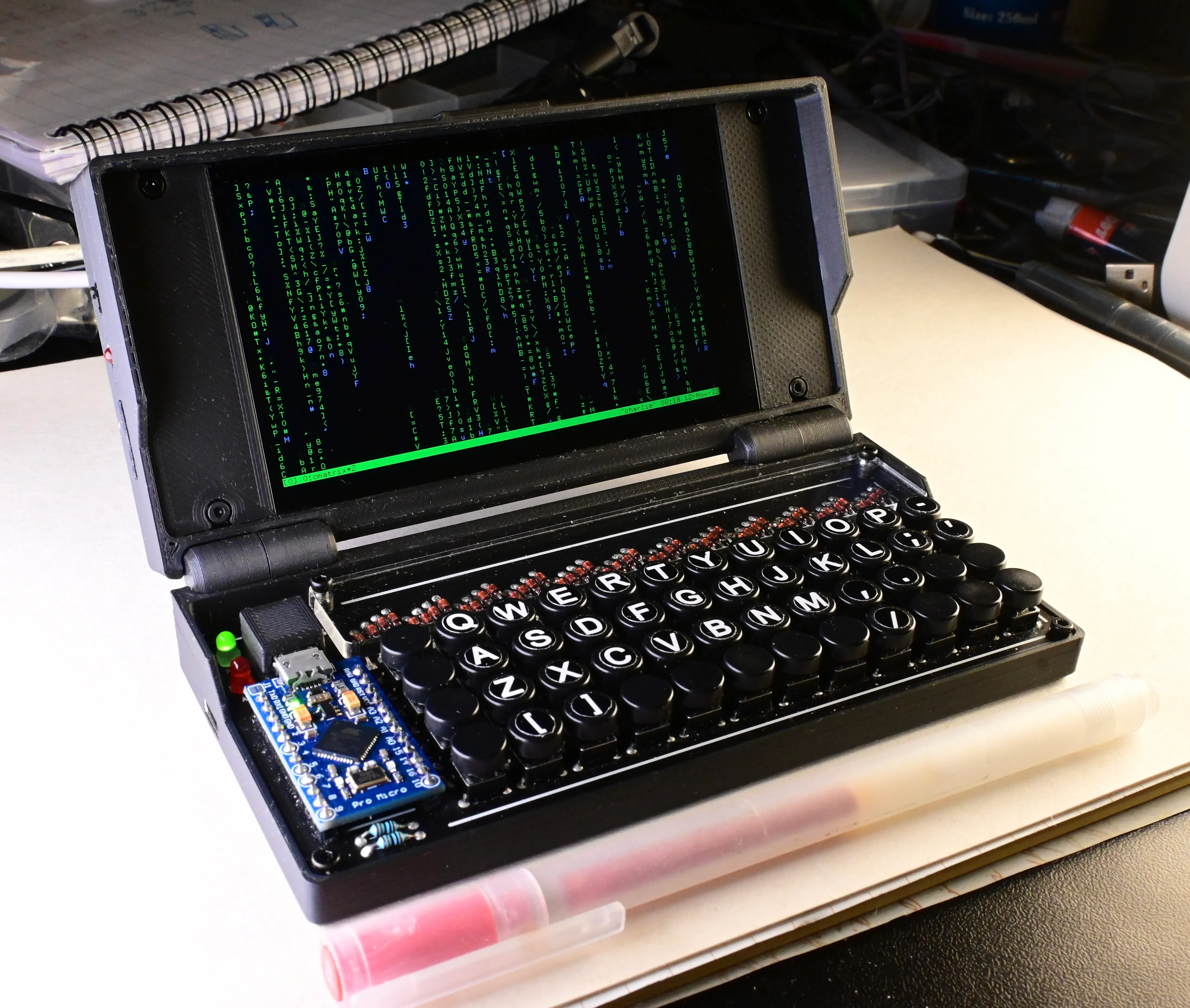 のん This Penkesu-Inspired Cyberdeck Features a PocketType Keyboard