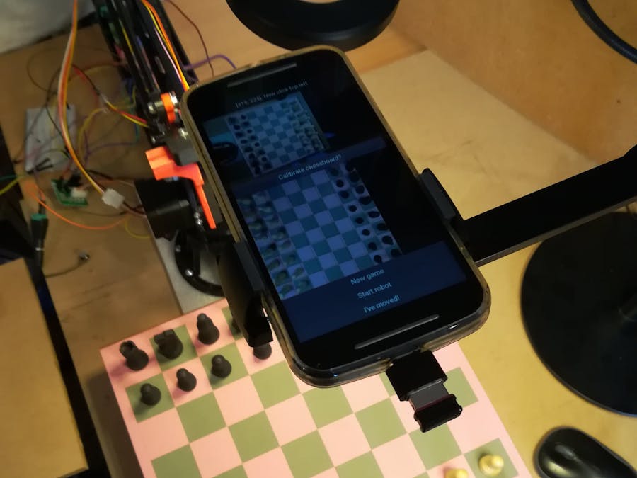 Chess Robot, 3D-Printed Using Android Phone and Arduino