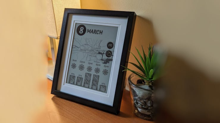 Made an e-paper (e-ink) magic picture frame, that shows new