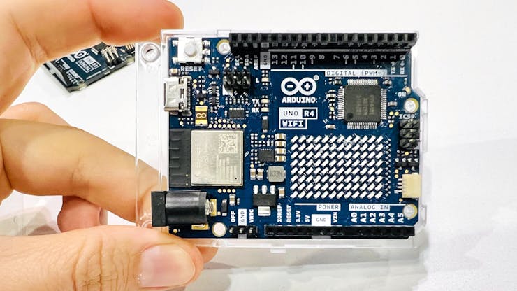 Product Showcase: Arduino UNO R4 WiFi 