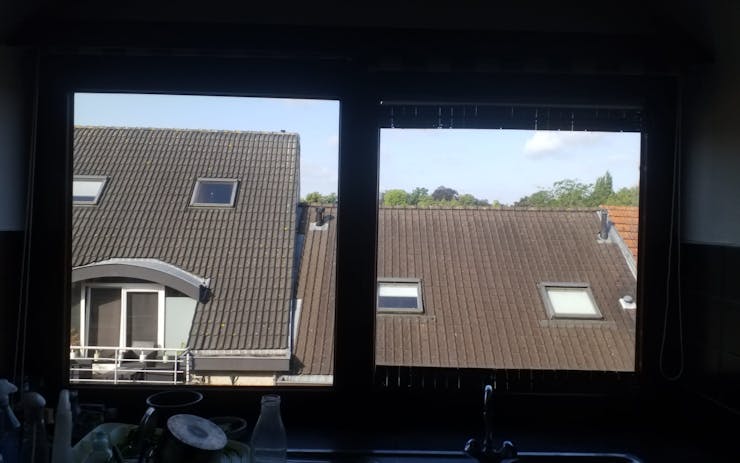 Comparison of window area occupied by the solar cell installation. To the left without solar cells