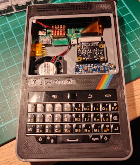 Zhou Xu's Blackberry Pi Is a ZX Spectrum-Themed Raspberry Pi